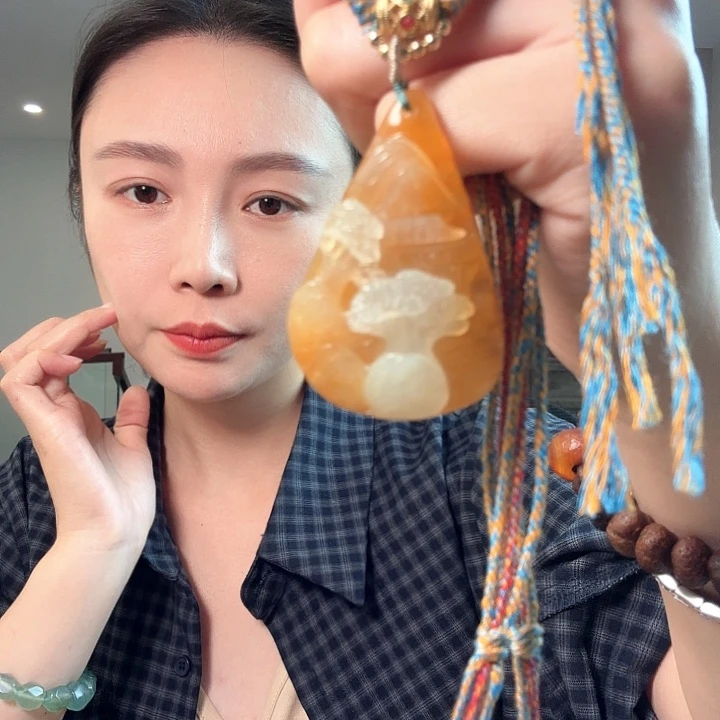 H***Q未镶嵌蛇纹石玉颈饰