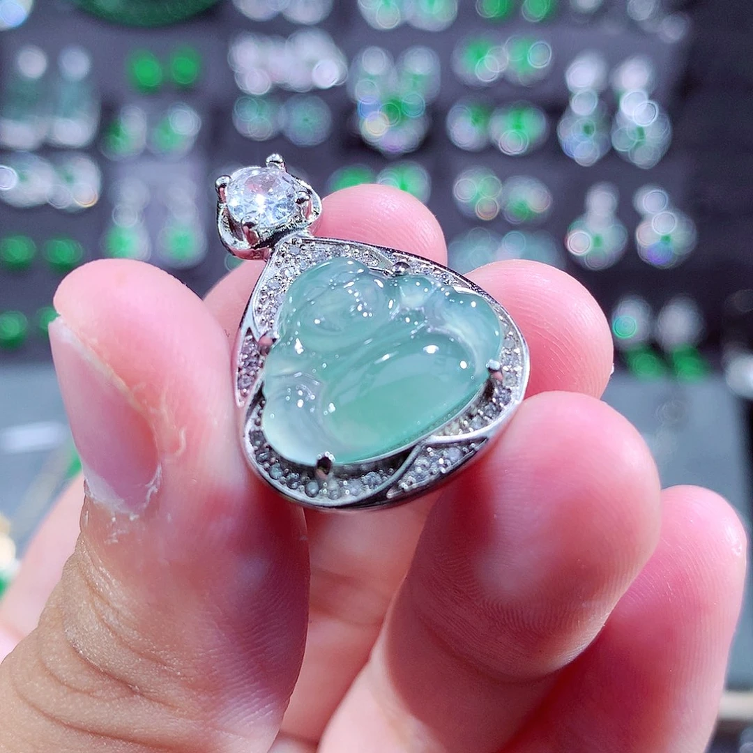 翡翠未镶嵌颈饰挂件