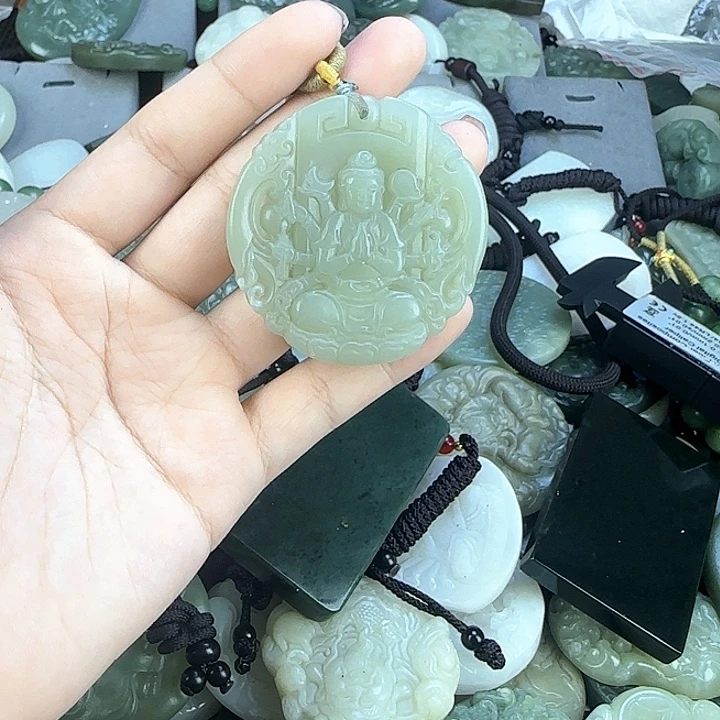 和田玉未镶嵌颈饰