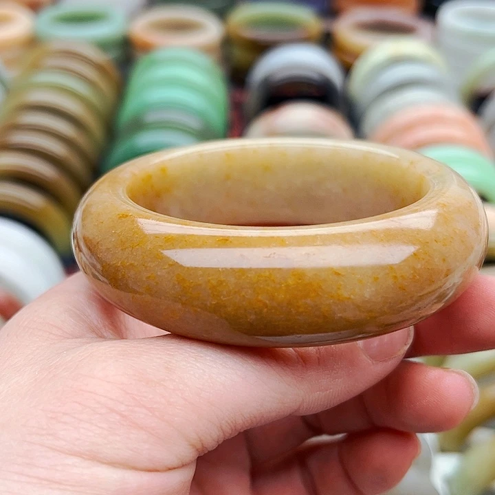 未镶嵌手镯（圆镯）石英质玉