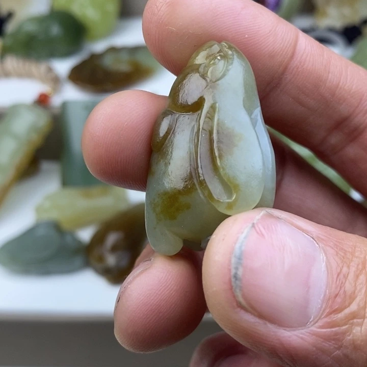 和田玉（糖玉）未镶嵌颈饰