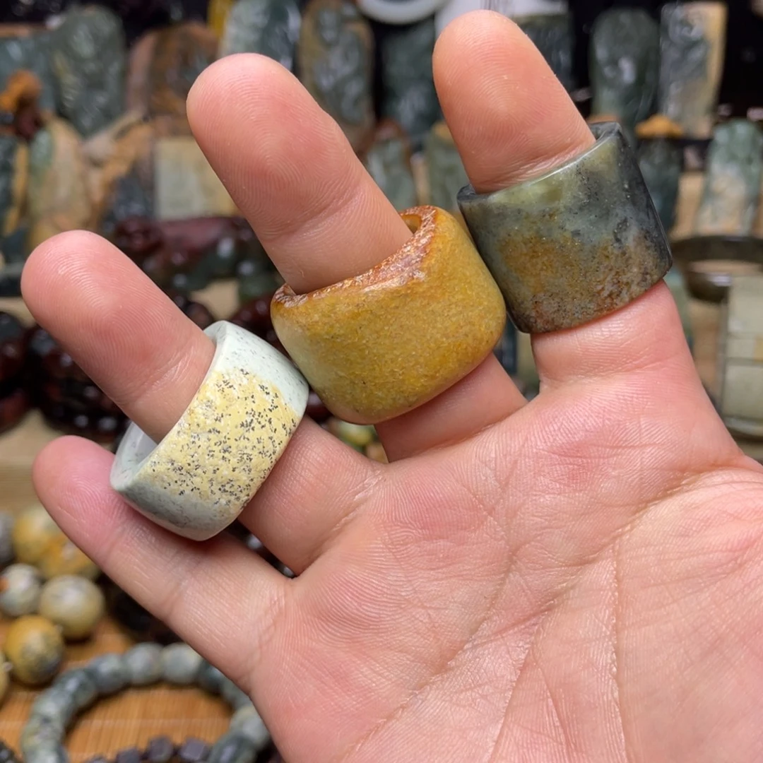 岫岩河磨玉（透闪石质玉）未镶嵌颈饰自选一个