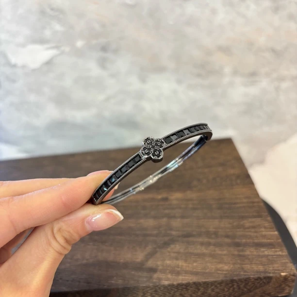 铜合金合成锆石手镯 单花黑手镯SZ1344