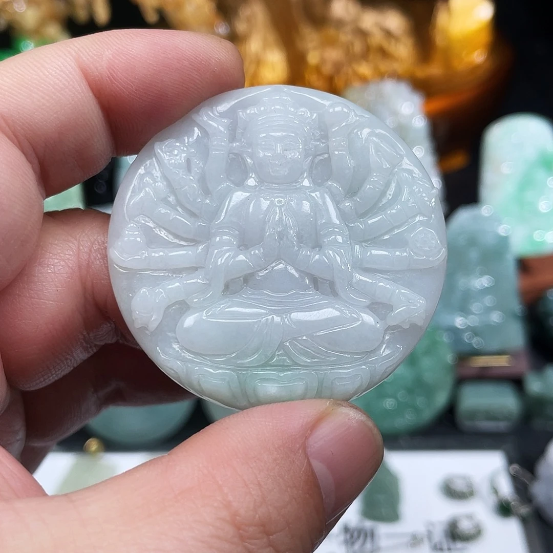 翡翠未镶嵌颈饰千手观音