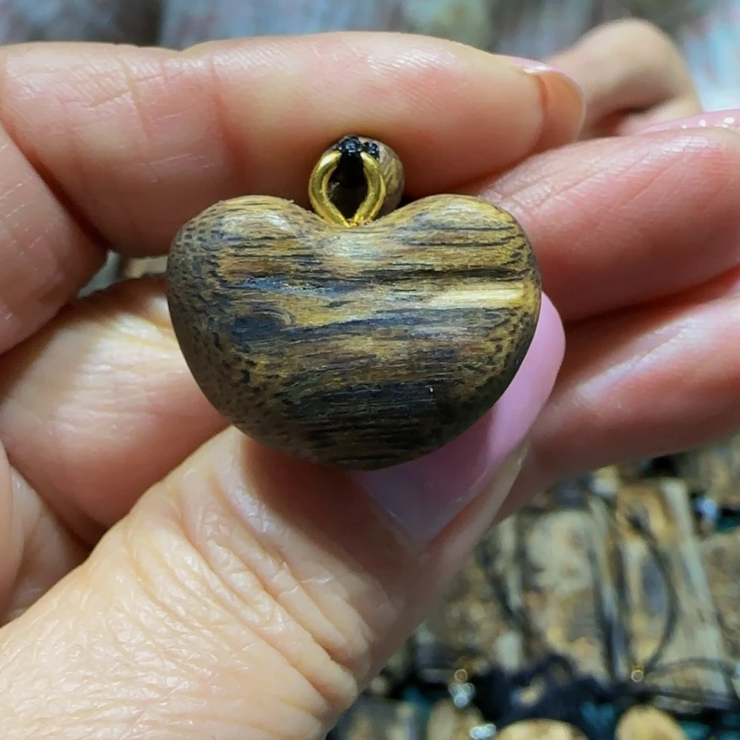 沉香沉香碎屑海南白奇乌身原材料一个