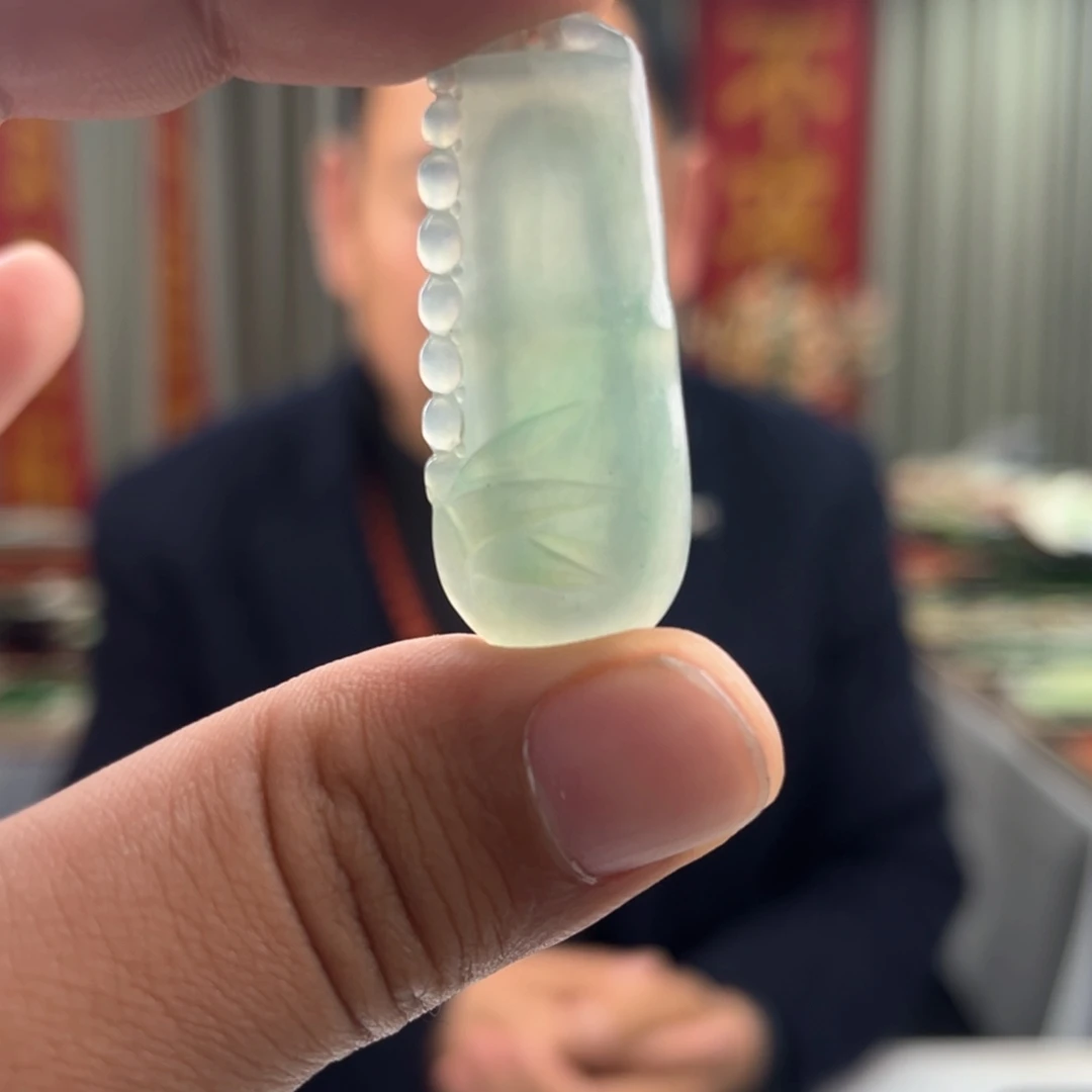 翡翠颈饰未镶嵌竹节