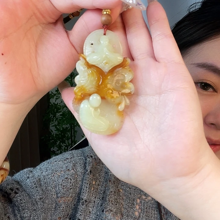 未镶嵌蛇纹石玉颈饰战*红