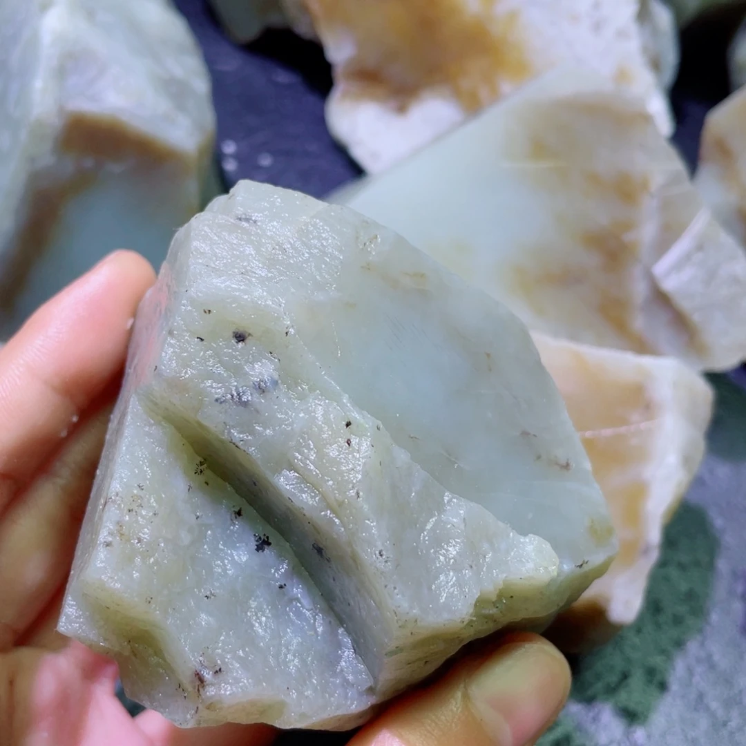 和田玉未镶嵌珠宝半成品