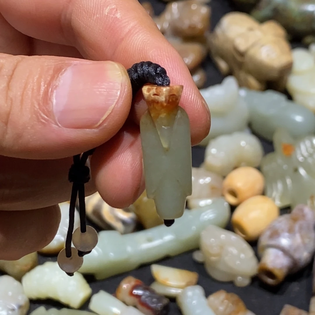和田玉（糖玉）未镶嵌颈饰