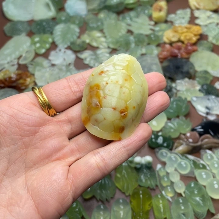 蛇纹石玉合金颈饰