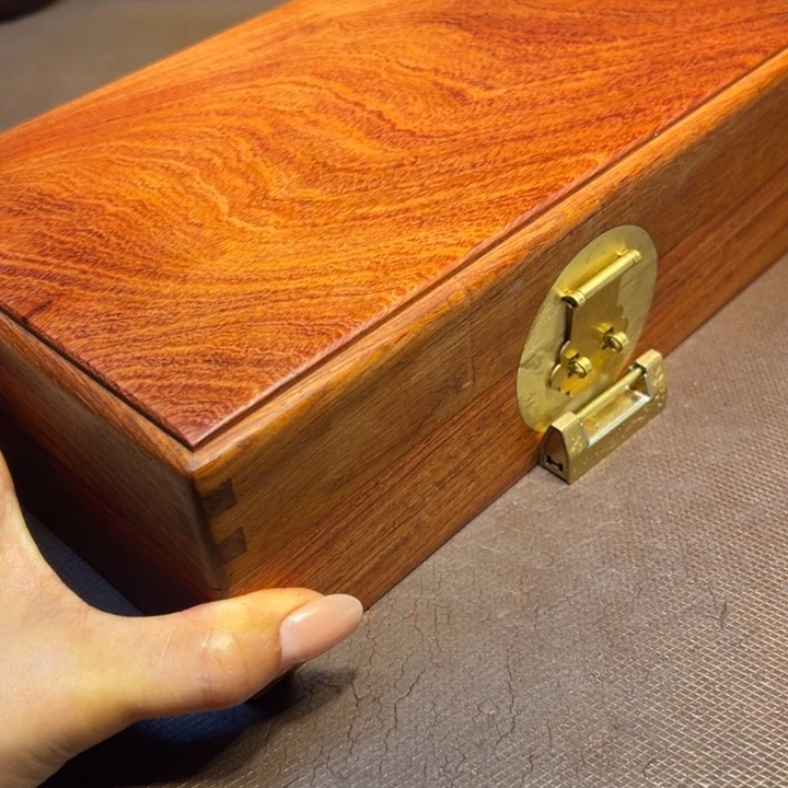 苏***夏首饰盒。