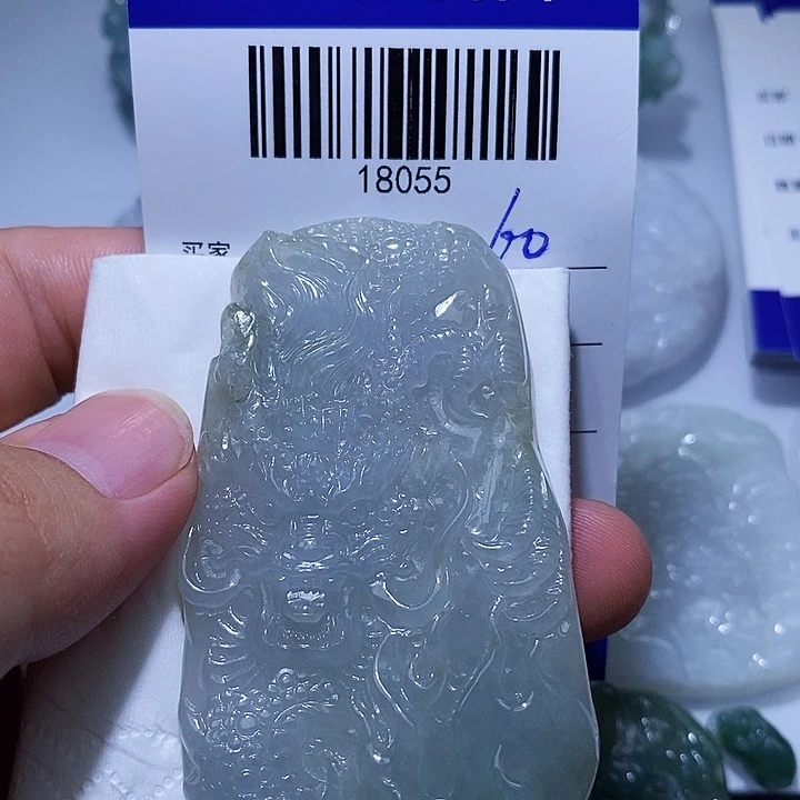 翡翠未镶嵌颈饰天光墟翡翠市场现金代购