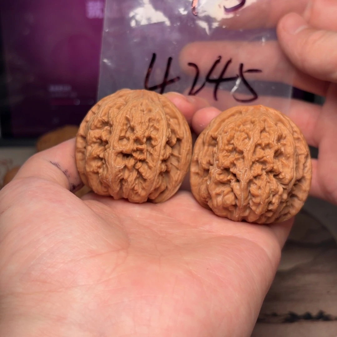 S***.把件文玩核桃45粗筋4245号