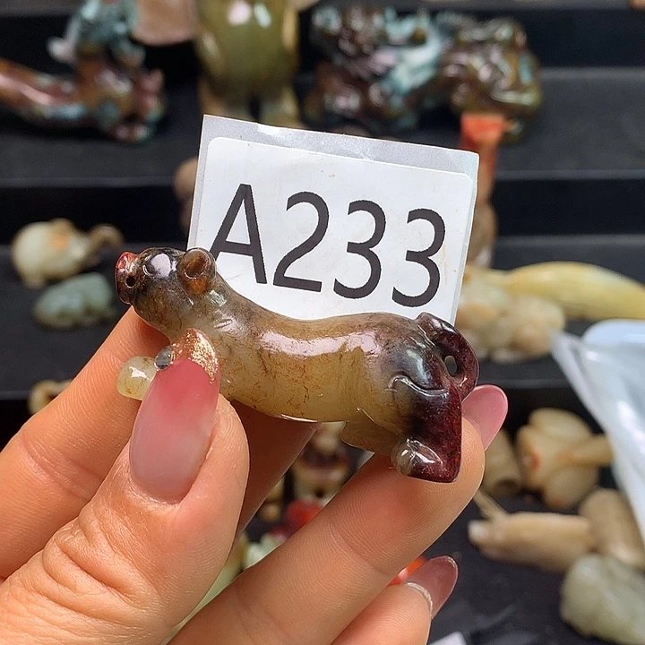 〈***〉和田玉未镶嵌颈饰