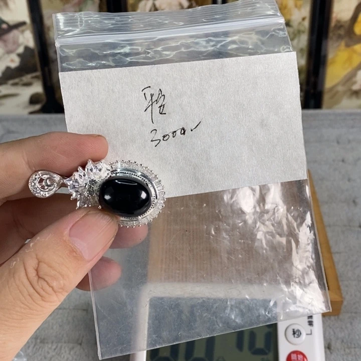 定制翡翠未镶嵌平****意鸽子蛋