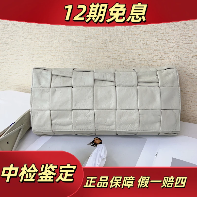 95新 BOTTEGA VENETA/葆蝶家 98新米白油蜡皮Cassette单肩斜挎包