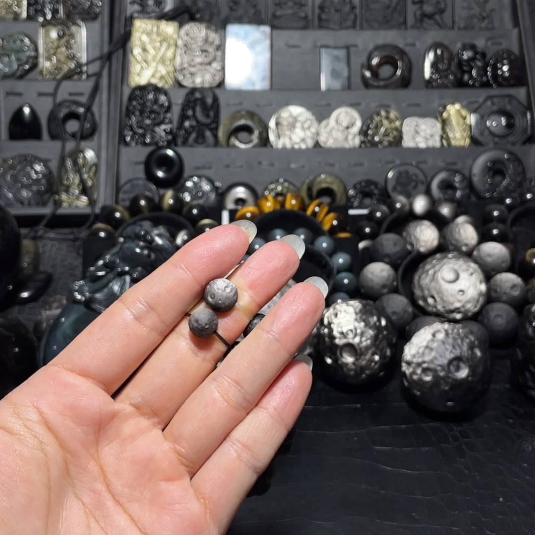 小***儿黑曜岩未镶嵌珠宝奇石