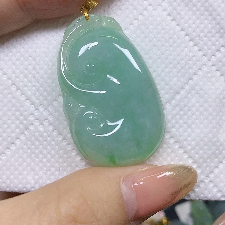 翡翠18K金镶嵌颈饰挂件