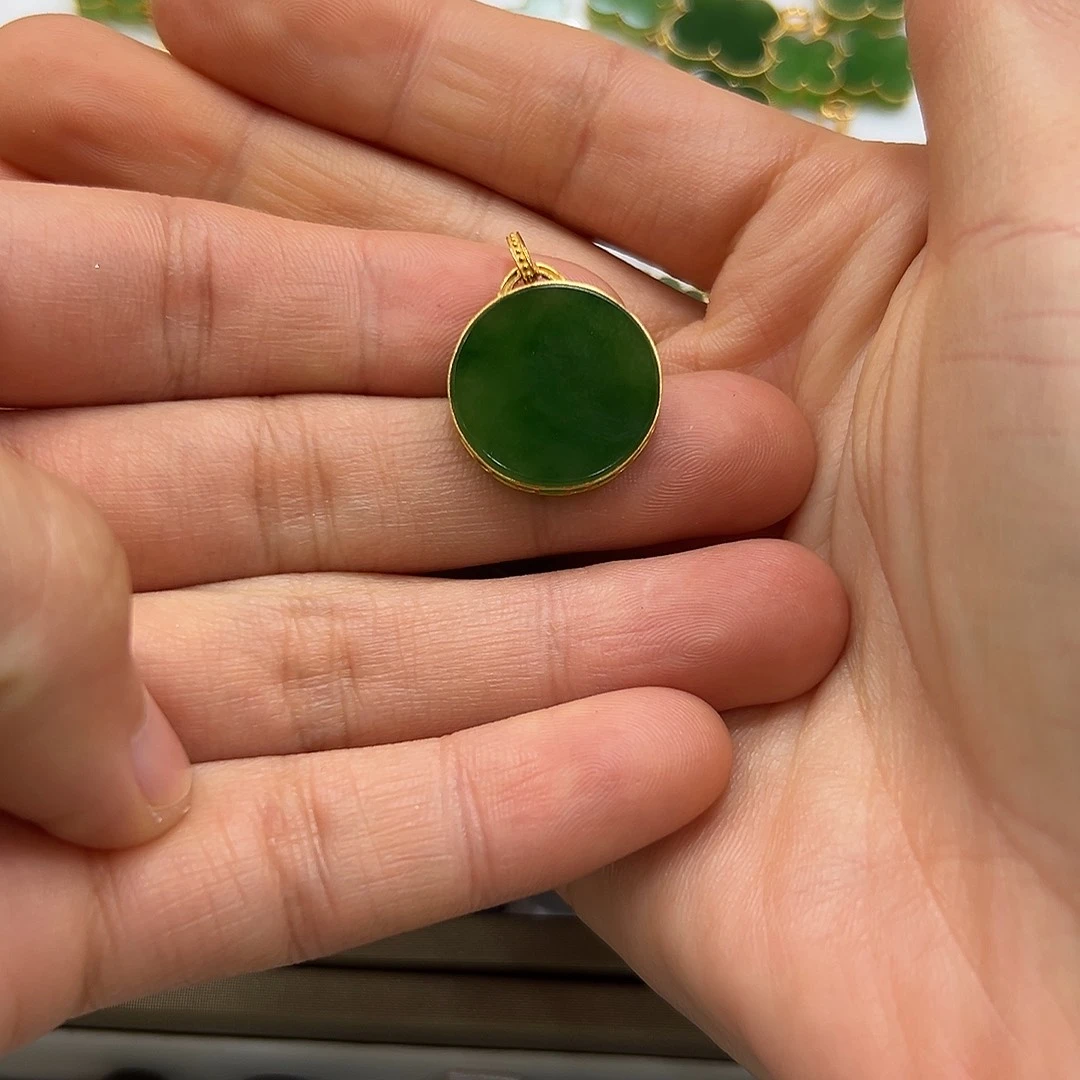 和田玉18K金镶嵌颈饰颜色多样性发货拍一发一一*