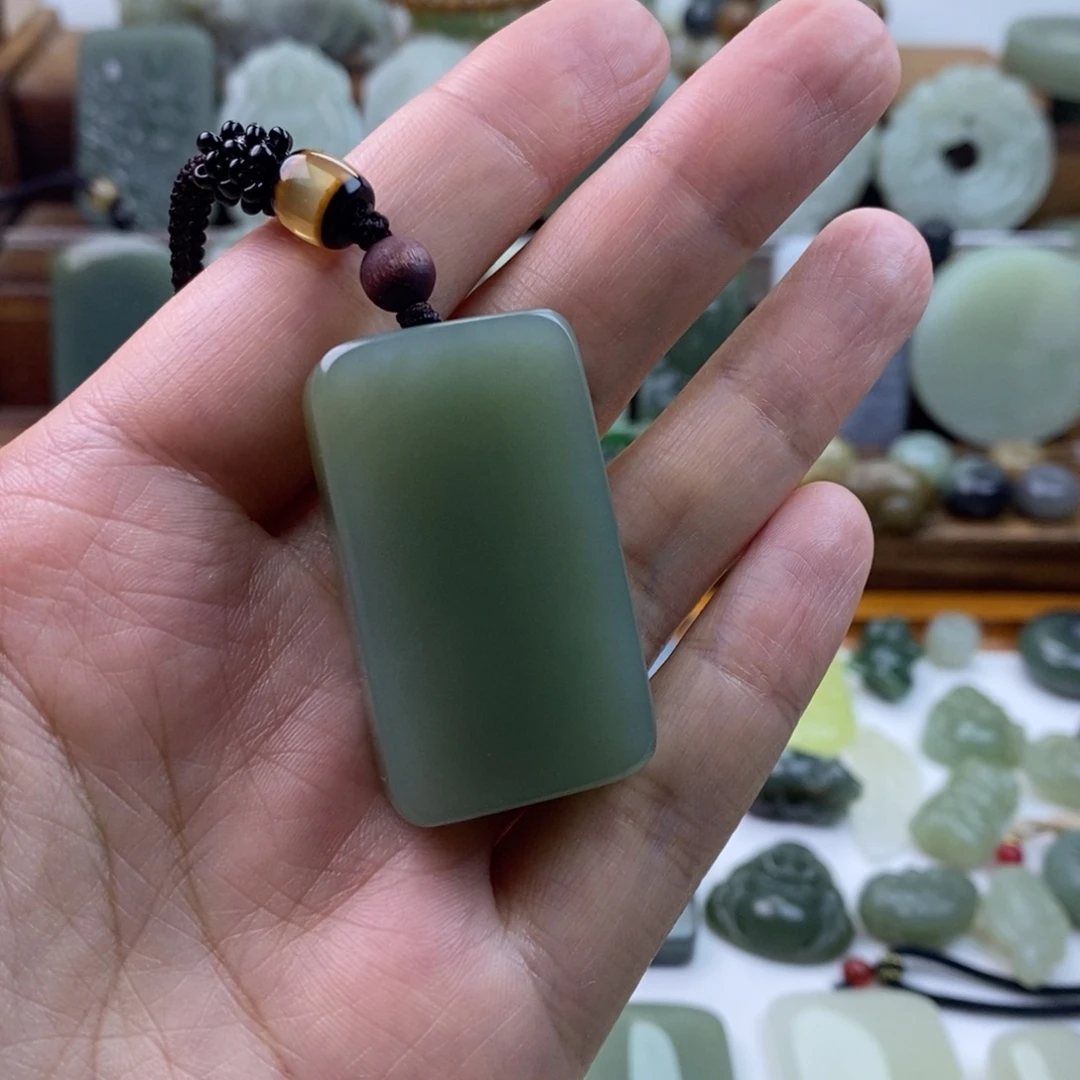 玲***珑颈饰未镶嵌和田玉