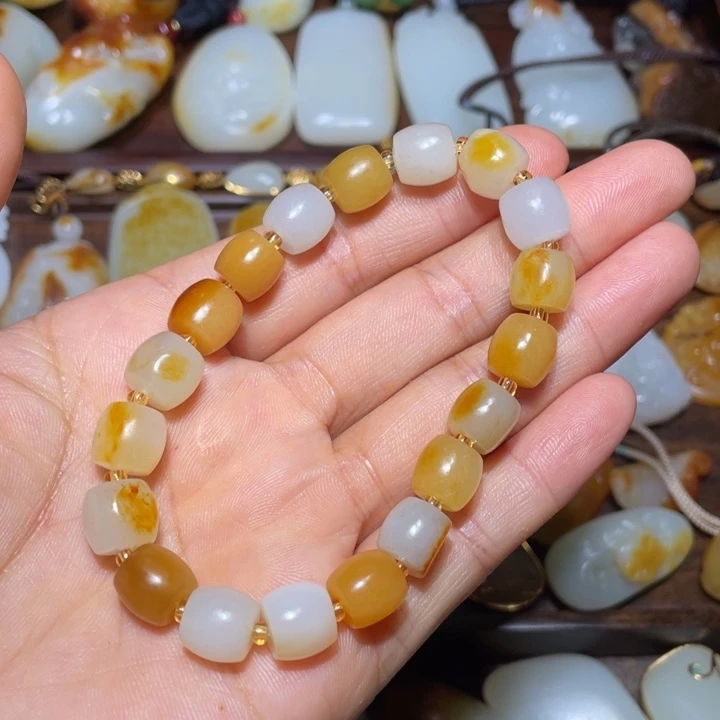 和田玉未镶嵌颈饰老***J