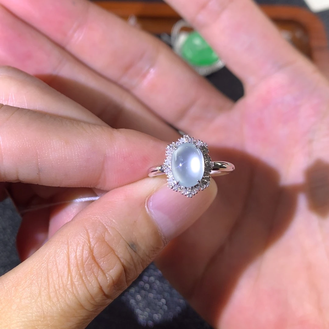 18K金镶嵌戒指翡翠翡翠