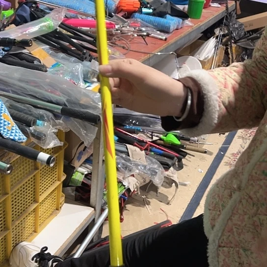 短节瑕疵抄网杆一根。