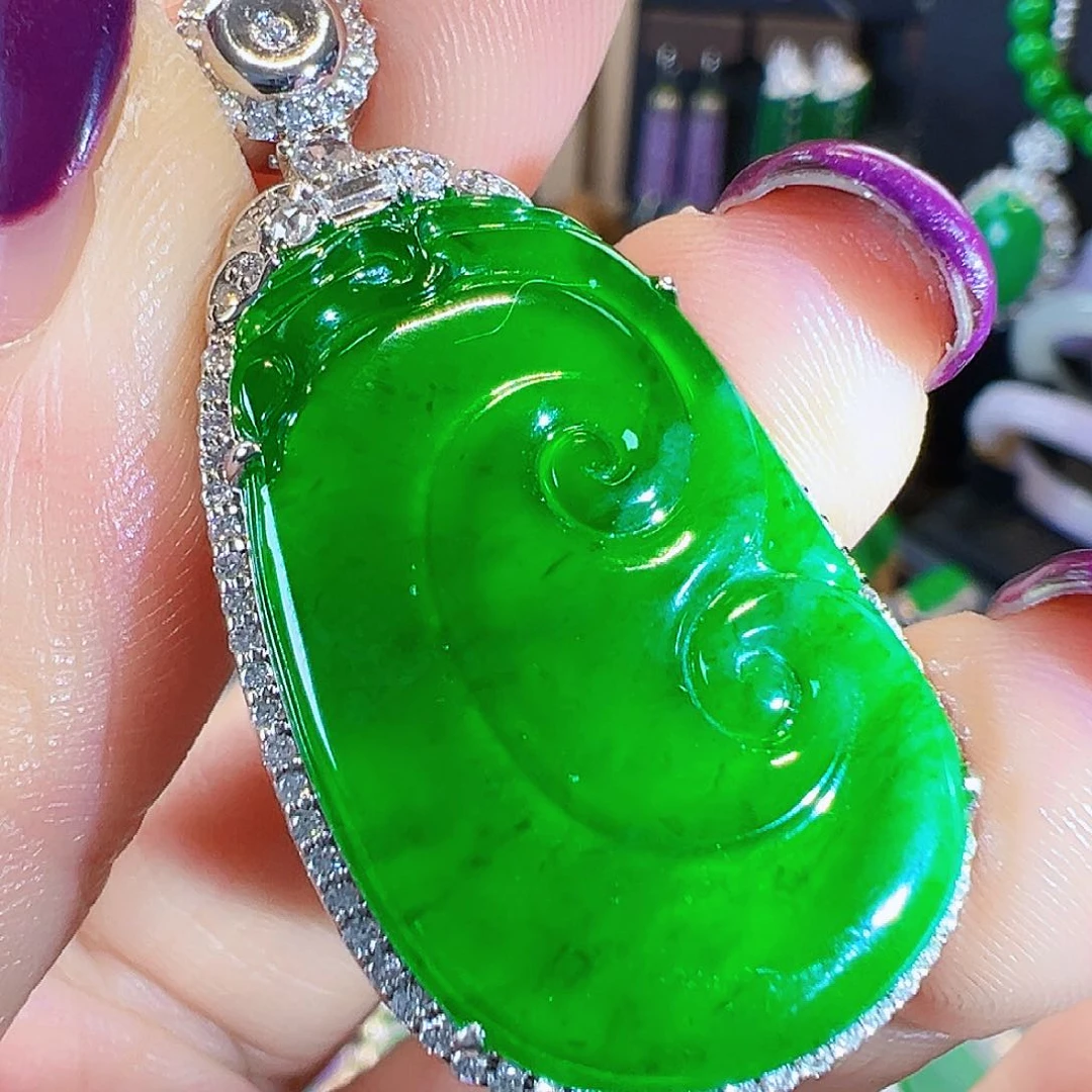 翡翠颈饰18K金镶嵌签收后24小时鉴赏期