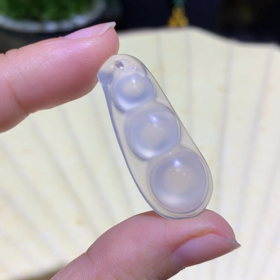 玛瑙/玉髓未镶嵌手镯白冰豆子