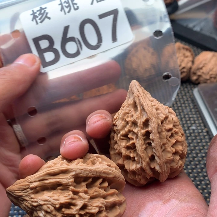吊坠文玩核桃大沽石