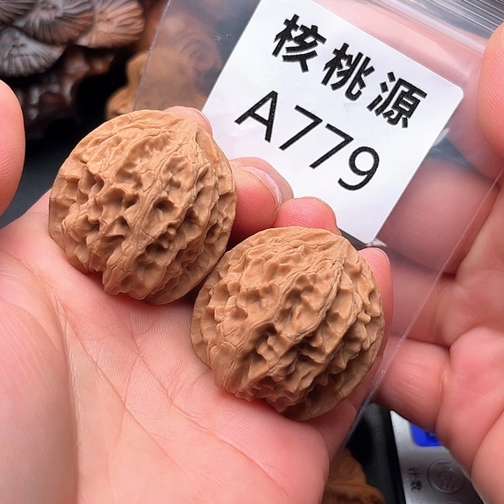 刚***吊坠文玩核桃苹果园36