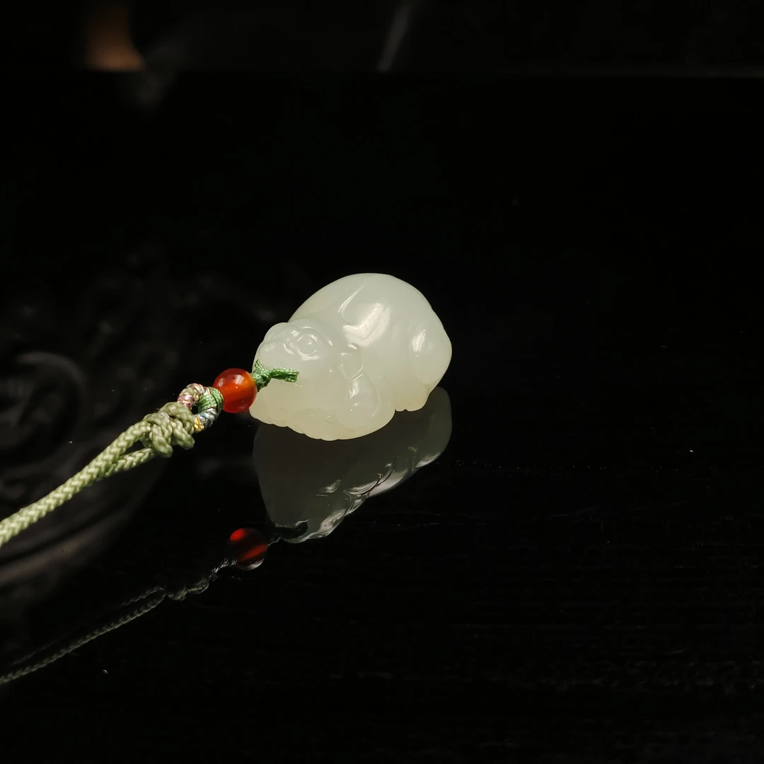 天然和田玉白玉招财貔貅