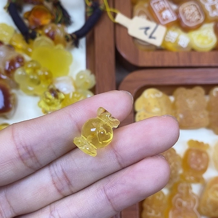 橄榄核吊坠糖果74