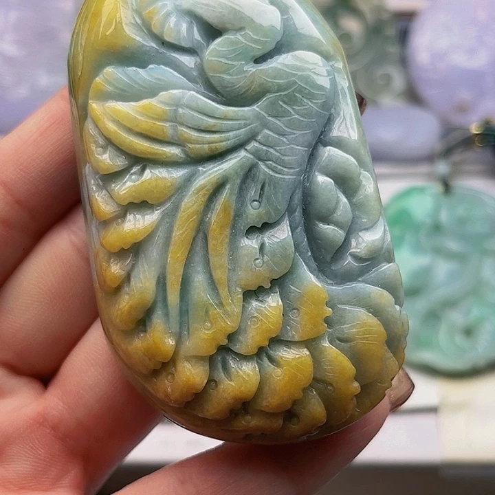 翡翠未镶嵌颈饰挂件