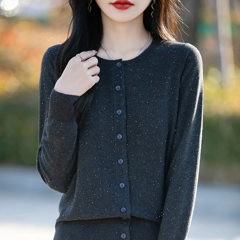 【可机洗】春季新款珠片圆领长袖针织衫减龄显瘦纯色开衫精纺毛衣