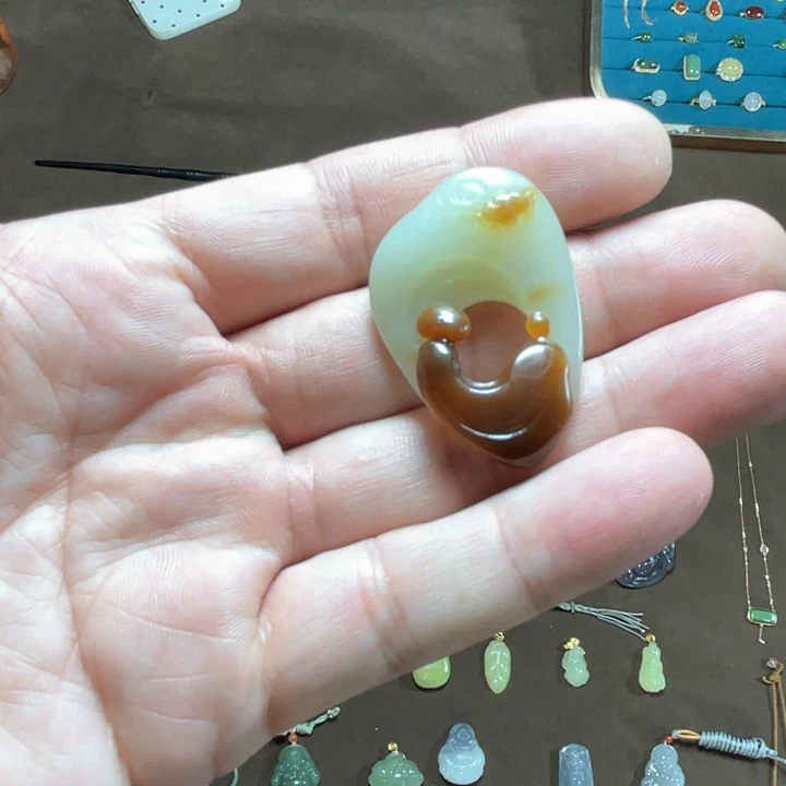 和田玉未镶嵌挂件