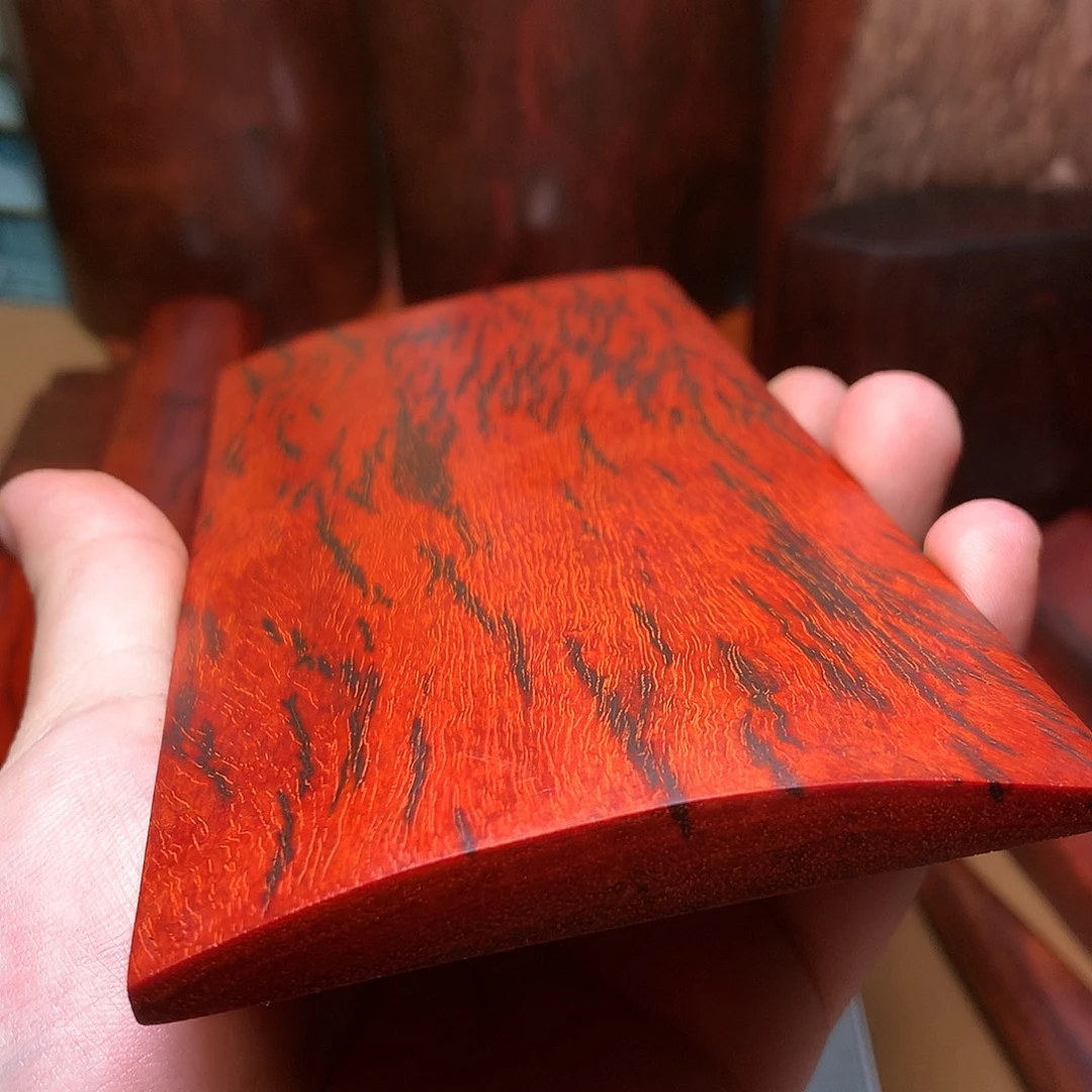 亮***哥檀香紫檀（小叶紫檀）