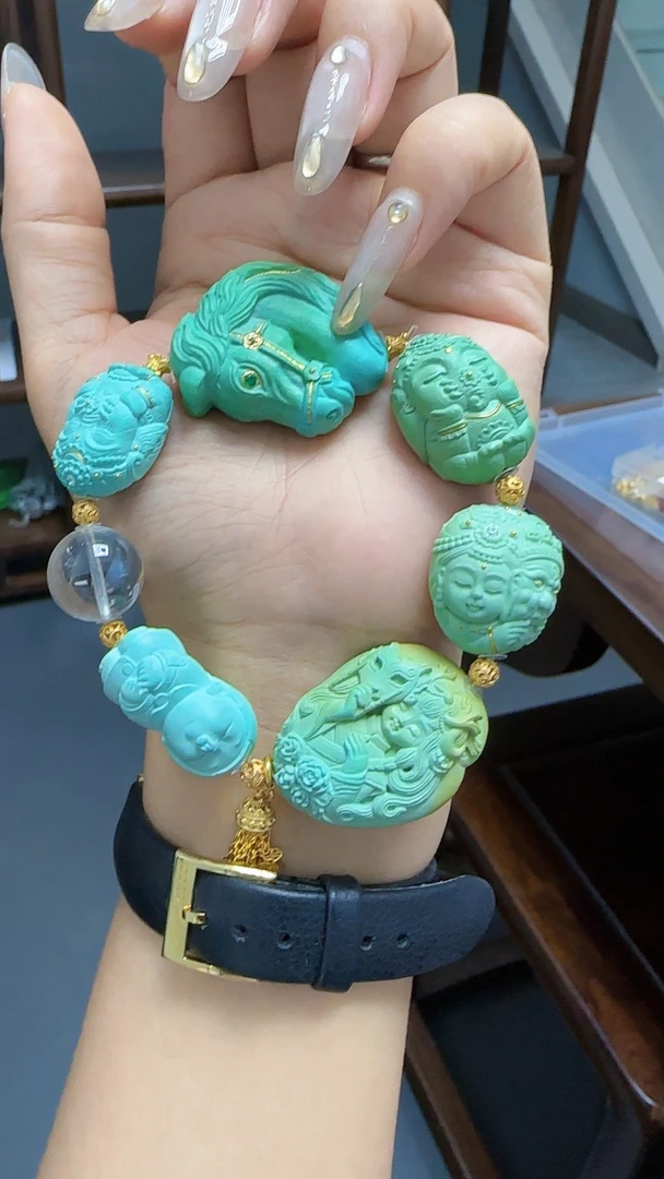 ❮娇丰珠宝❯手工精雕原矿绿松石高瓷高色设计款18k金立体多宝单圈
