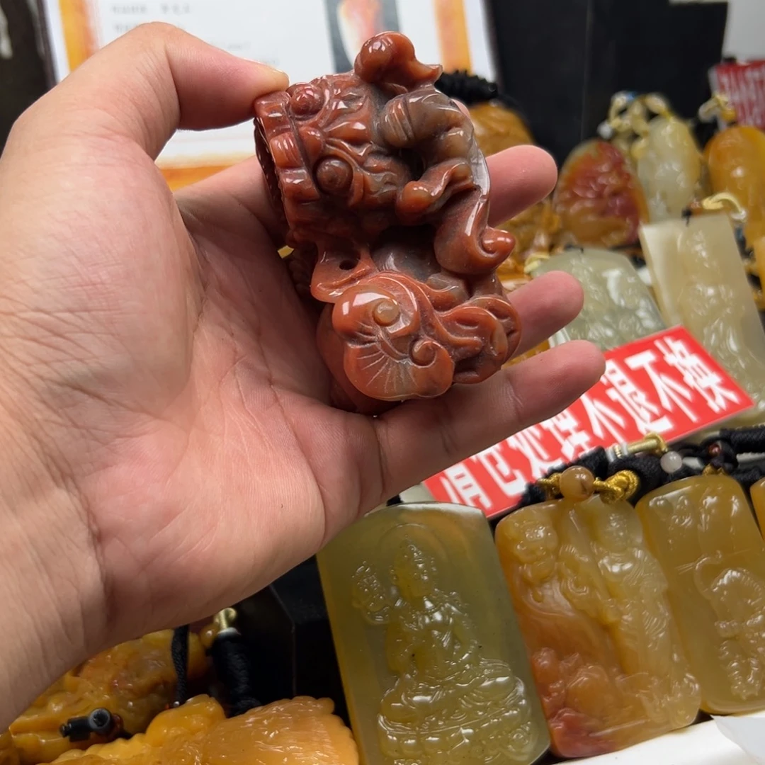 未镶嵌石英质玉（黄龙玉）黄龙玉