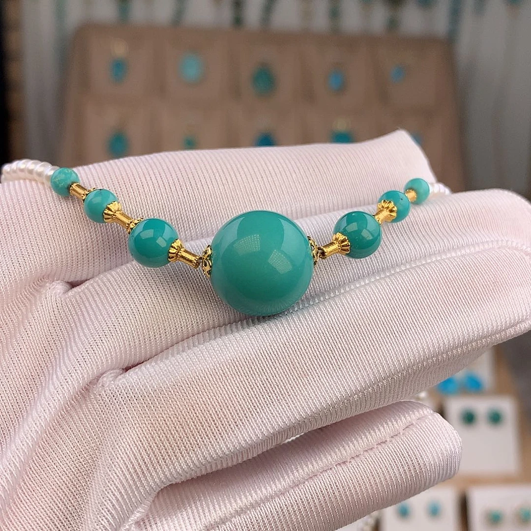 绿松石未镶嵌颈饰