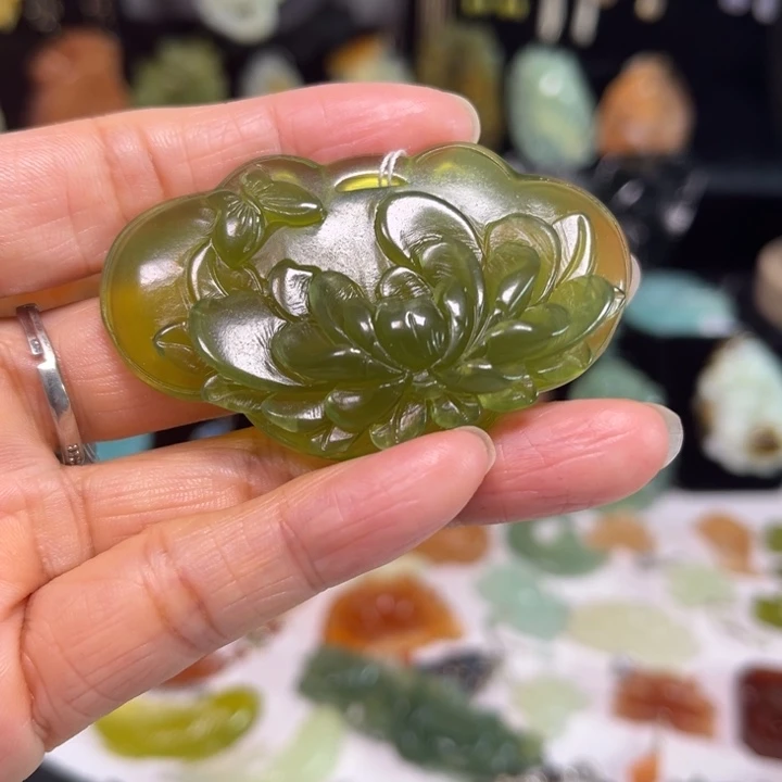 蛇纹石玉未镶嵌吊坠(赠链)