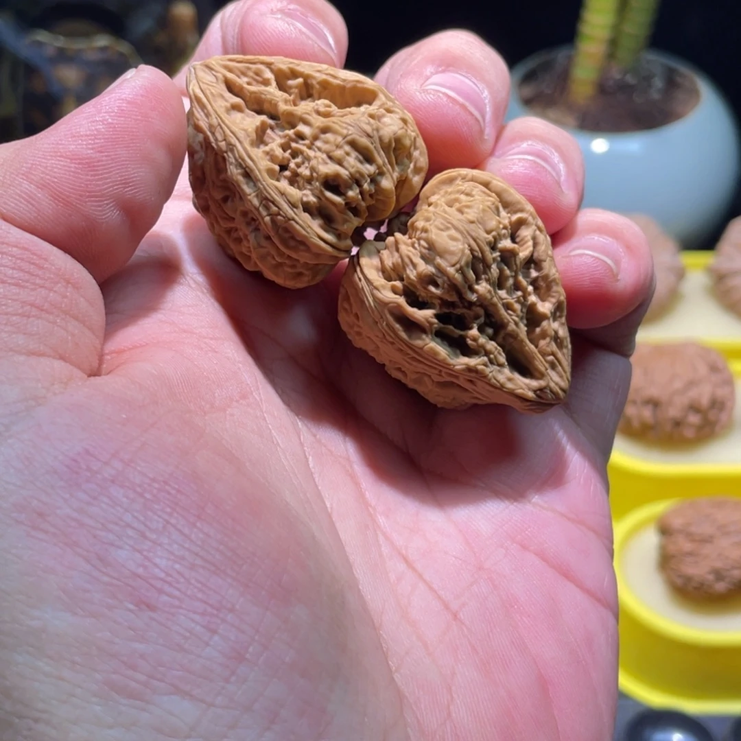 有***思把件文玩核桃30全品南疆佛龛