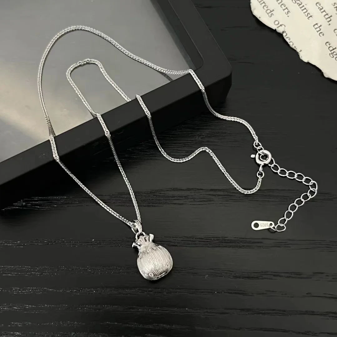 坠链均足银 838足银项链拉丝镶锆石钱袋好运小福袋锁骨链银色