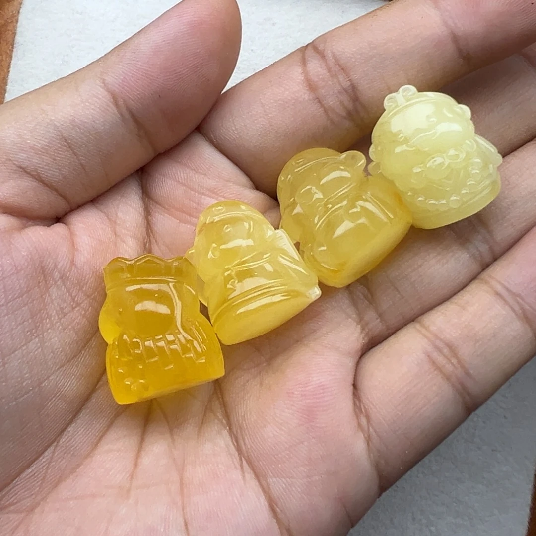 琥珀未镶嵌珠宝奇石师徒四人打孔不退换
