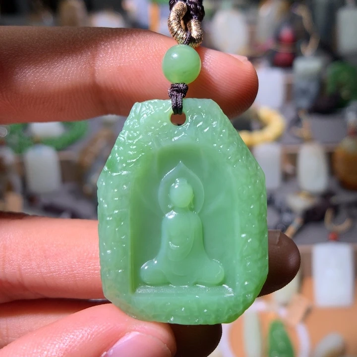 朝***欢和田玉未镶嵌颈饰