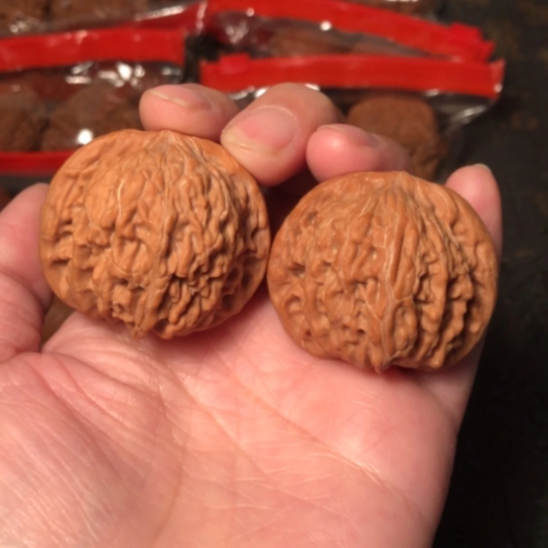 【闪购商品】文玩核桃把件一****鱼磨盘40