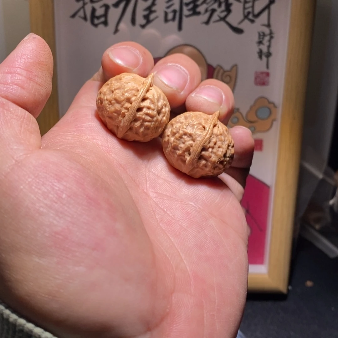 文玩核桃手串8号麒麟珠龙珠