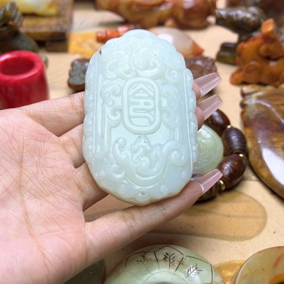 【闪购商品】蛇纹石玉颈饰未镶嵌