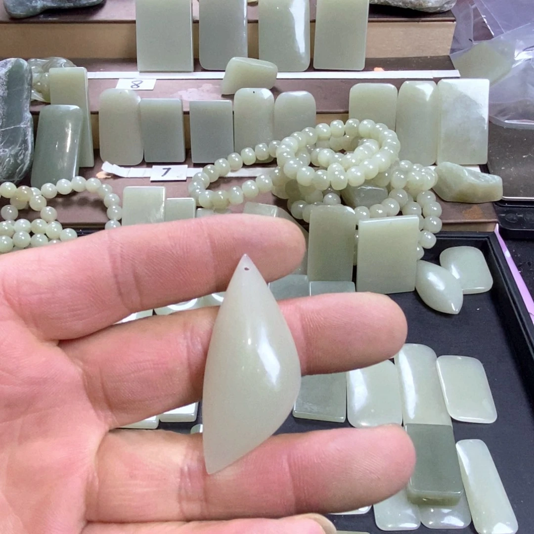 颈饰未镶嵌和田玉湘**儿021