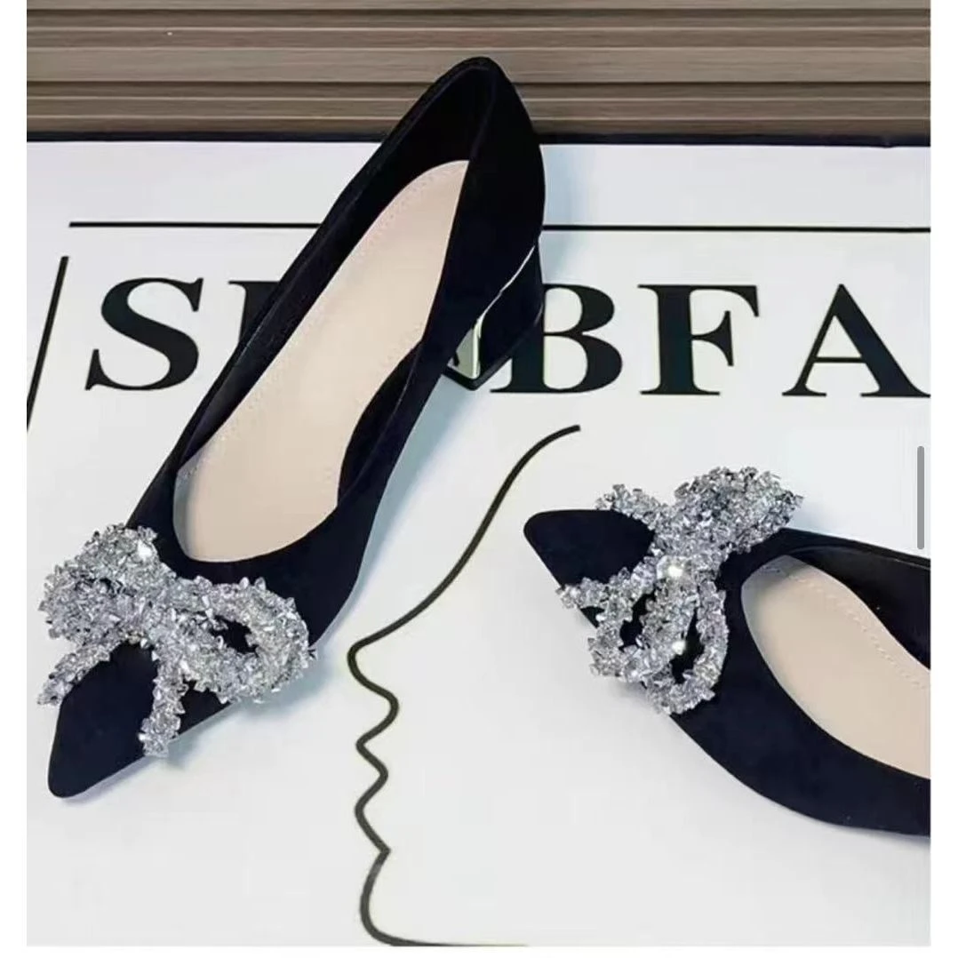 尖头黑色粗跟高跟鞋女2023新款春夏季蝴蝶结气质职业法式绒面单鞋